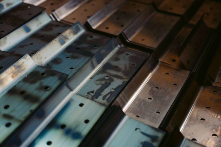 Gestanztes Montagebauteil Federblech